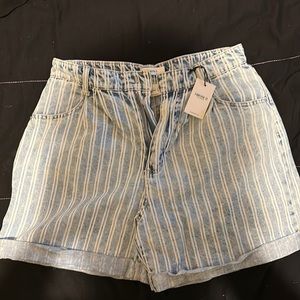 Never worn shorts from forever 21